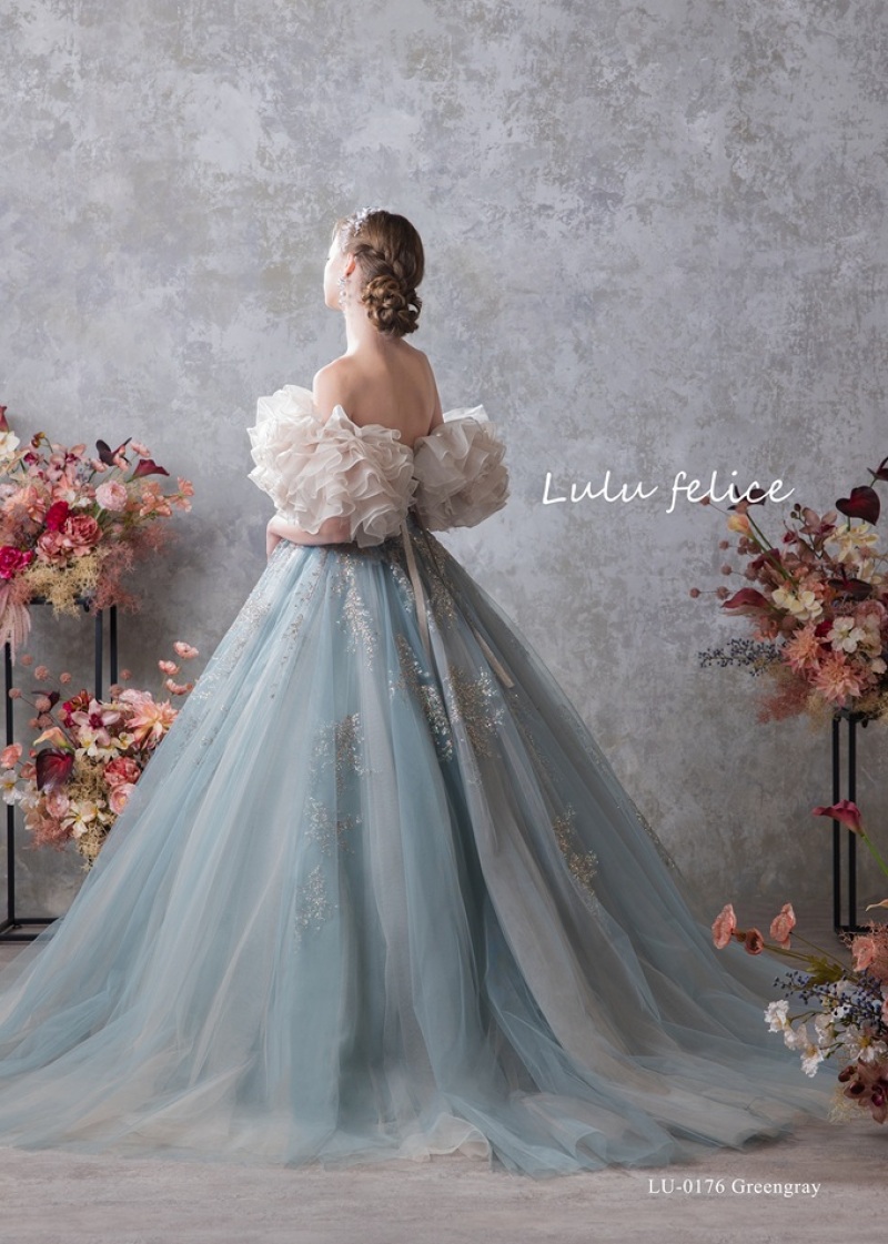 新作カラードレス入荷してます♬