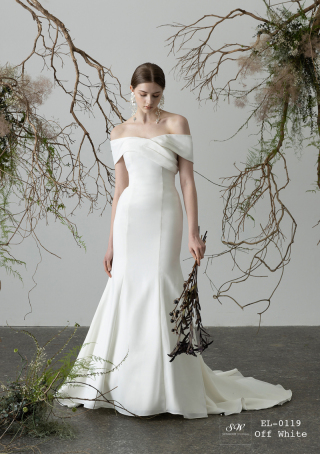 新作ウエディングドレス入荷予定!