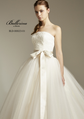 新作ウエディングドレス入荷しました!