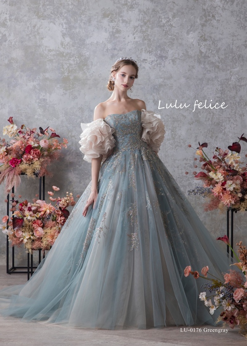 新作カラードレス入荷してます♬