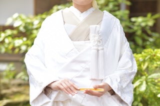 神前挙式の魅力とメリットを解説！挙式の費用を抑えて伝統的な結婚式をしよう！