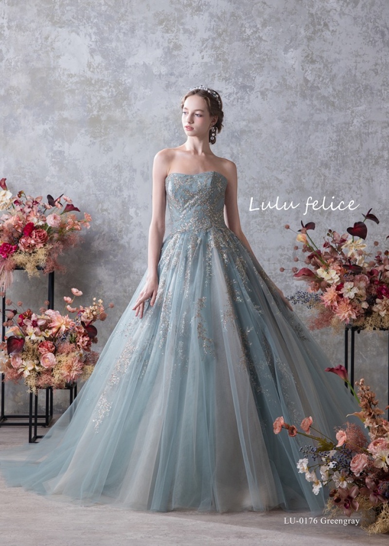 新作カラードレス入荷してます♬