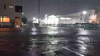 一面 水! 水! 水! (>_<)