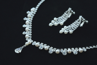 新作の<アクセサリ&ヘアジュエリー>が入荷しました♪