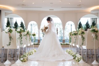 上質な衣装で特別なウェディングを♫