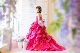 カラードレスの撮影が増えています♡