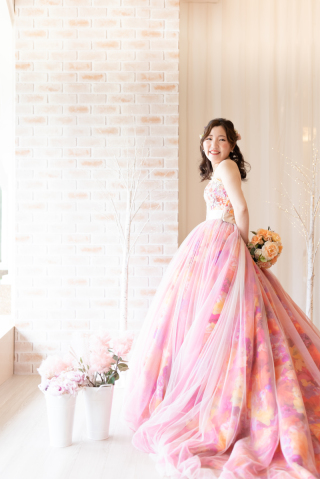 花柄ドレスが可愛い♡カラードレス増えてます♪