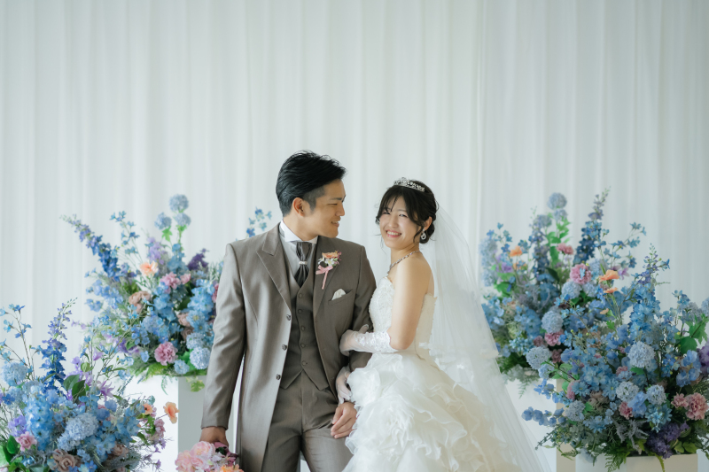 美しく着用できるようドレスは手縫いで調整しています♪