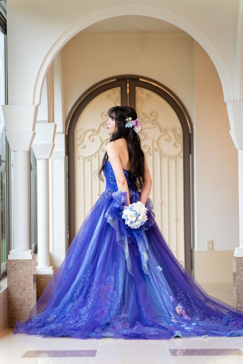 ムービーではカラードレスをご紹介しております♡