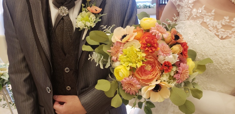 お持込みのカラフルブーケが可愛すぎでした♡