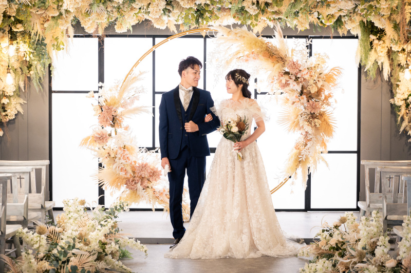 洋装前撮りの様子【アンティークチャペルスタジオ】