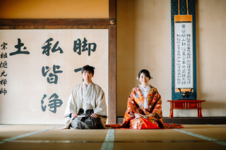 和装でお座りポーズ