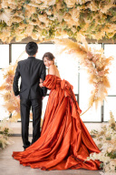 ハルウェディングの上品なカラードレス