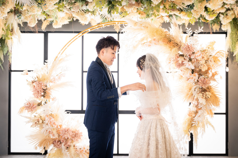 洋装前撮りの様子【アンティークチャペルスタジオ】