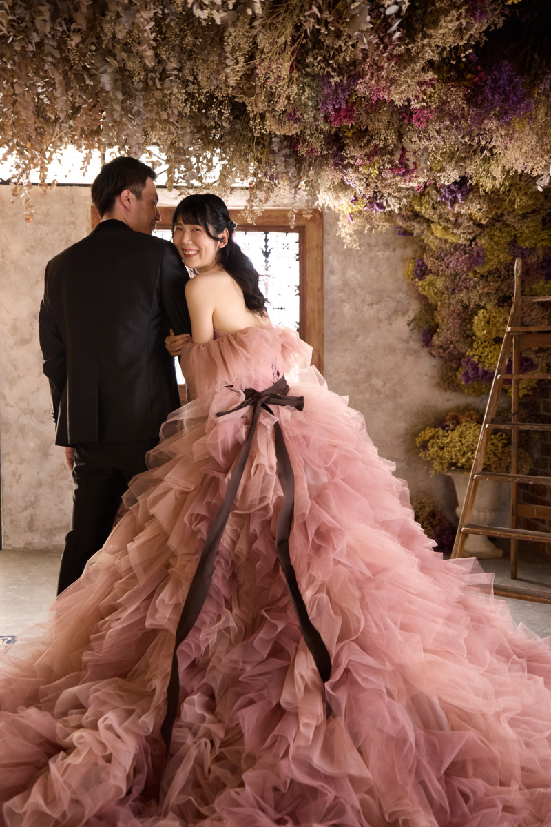 カラードレスでの前撮りフォトまとめてみました♡