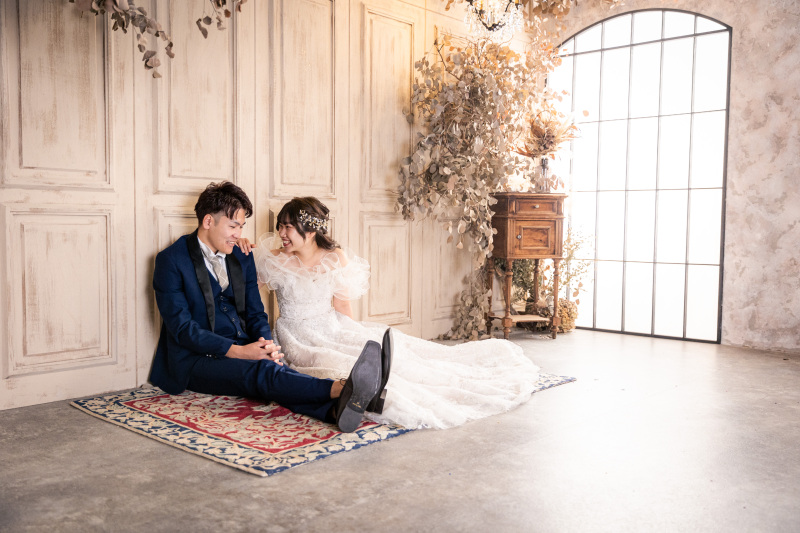 洋装前撮りの様子【アンティークチャペルスタジオ】