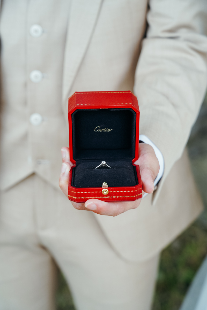 お二人らしい前撮り小物♪