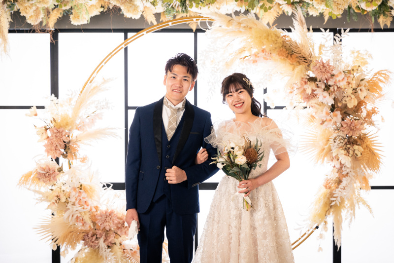 洋装前撮りの様子【アンティークチャペルスタジオ】