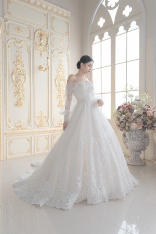 今秋一番人気ウエディングドレス♡