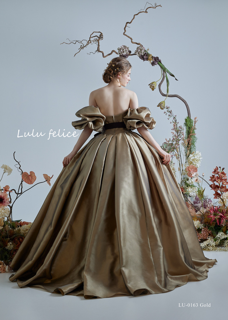 ゴールドドレス入荷⭐︎