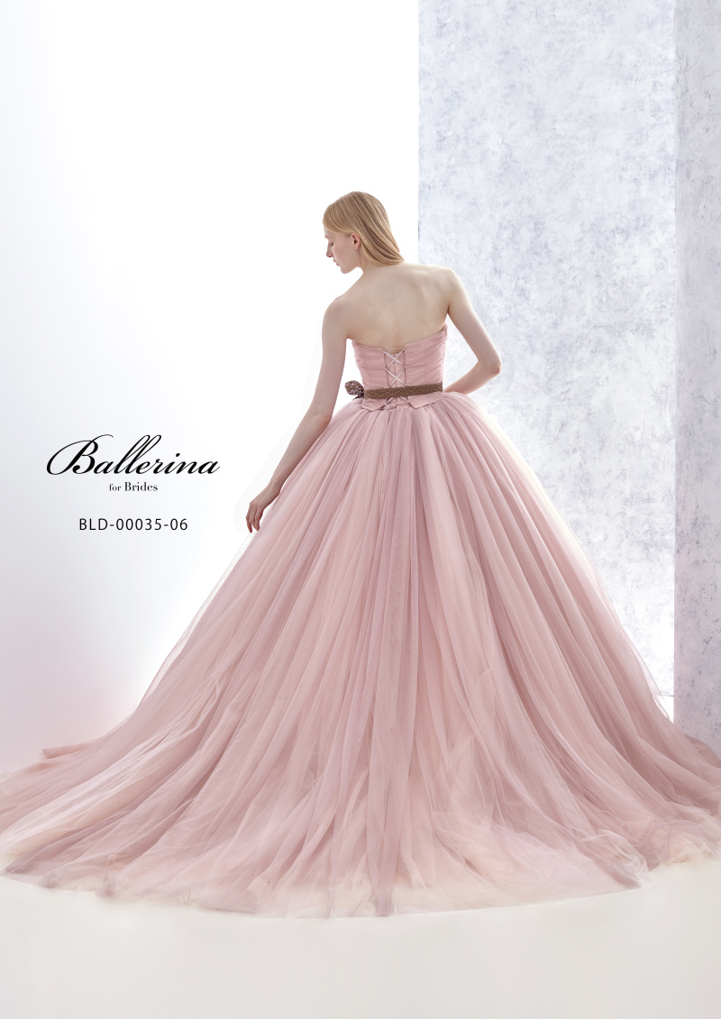 新作ドレス入荷！