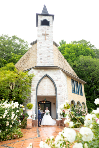 結婚式場のチャペルでフォトウェディング♪