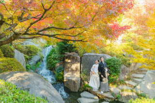 秋の彩りを背景に…紅葉ロケーションフォトのご案内♪