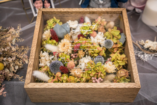 ドライフラワーを使った結婚証明書が可愛い!