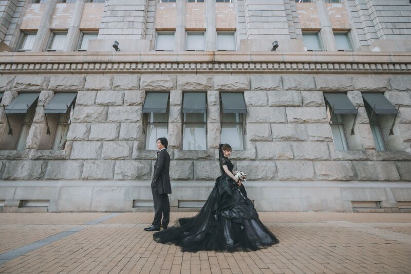 ウェディングで黒⁉ブラックドレスの持つ意味は？