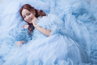 ボリュームたっぷりなドレスに埋もれて.:*♡