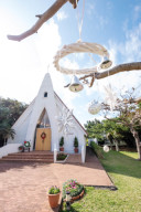 ＊緑に囲まれた独立型チャペル＊