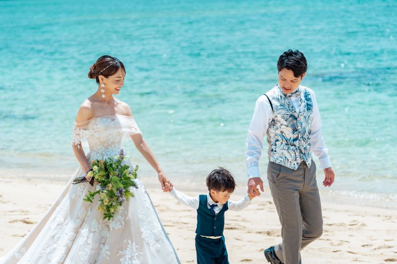 海と誓う瞬間♡フォトだけじゃない“感動セレモニー”を万座で!