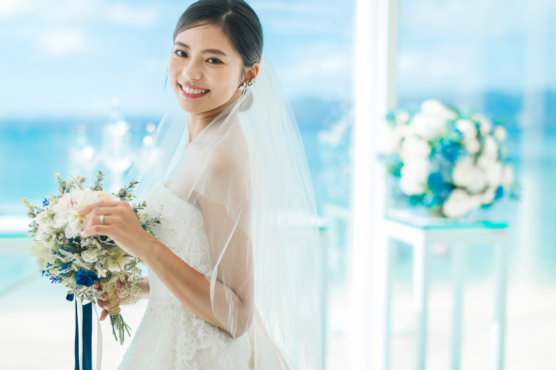 沖縄のロケーションで輝く!ドレス別ヘアコーディネートをご紹介