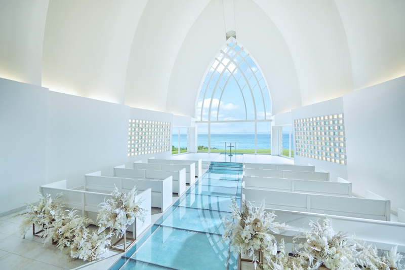 海と誓う瞬間♡フォトだけじゃない“感動セレモニー”を万座で!