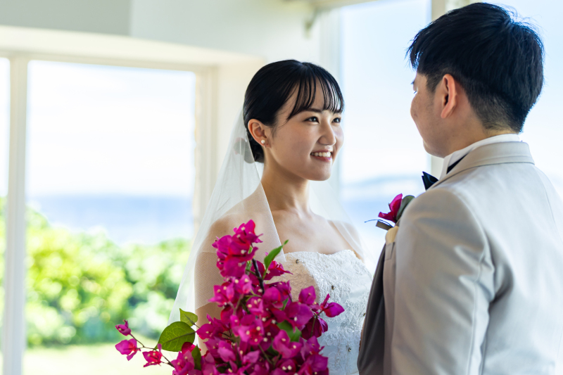 海と誓う瞬間♡フォトだけじゃない“感動セレモニー”を万座で!