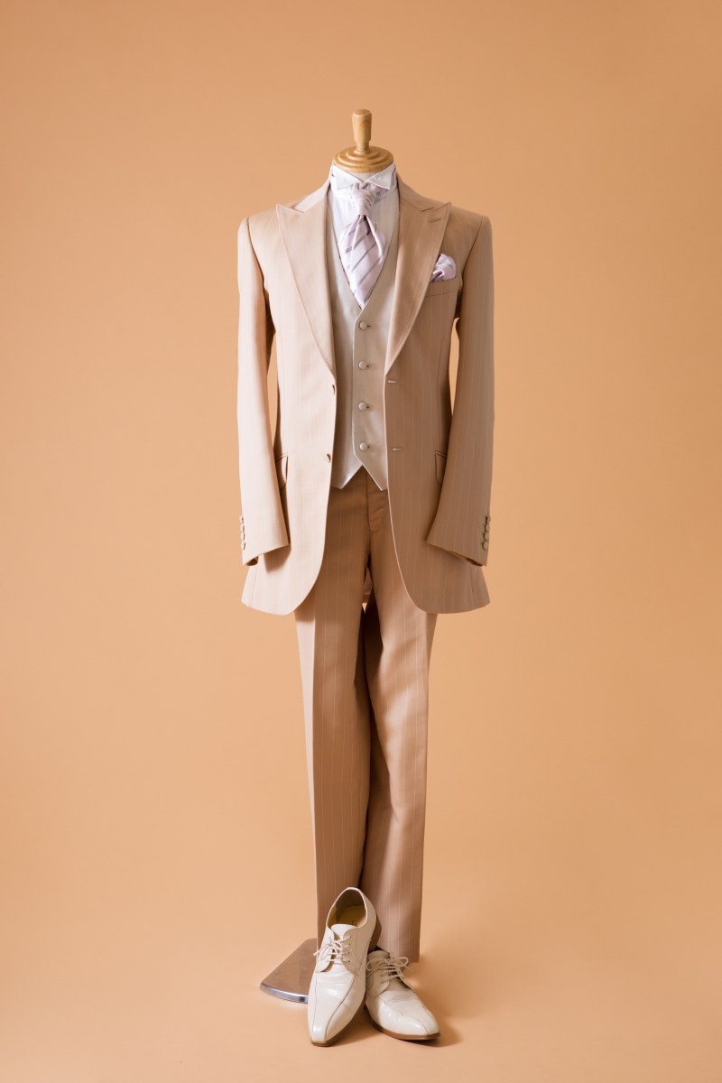 スレンダードレス＆ベージュのタキシード♡