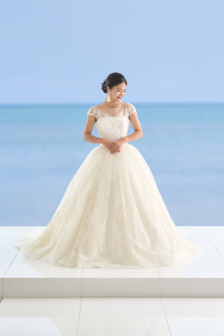 チャペルフォトにぴったり衣裳～ISAMU MORITAのウェディングドレス～