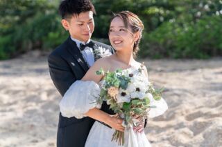 パフスリーブ付きドレスで二の腕カバー♪