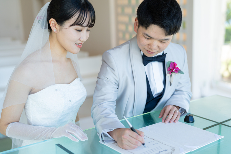 海と誓う瞬間♡フォトだけじゃない“感動セレモニー”を万座で!