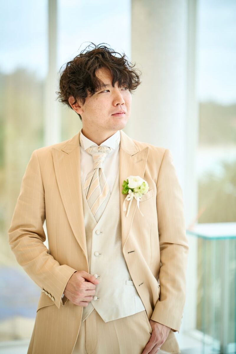 スレンダードレス＆ベージュのタキシード♡