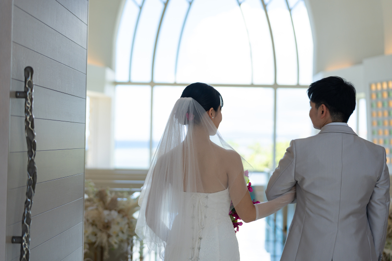 海と誓う瞬間♡フォトだけじゃない“感動セレモニー”を万座で!