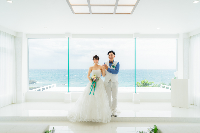 結婚式の受付は誰に頼むべき？