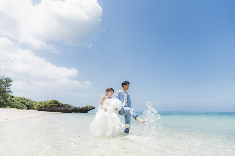 季節ごとに表情を変える石垣島の海とウェディングフォト