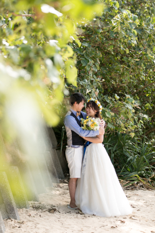 花嫁さんのアイテムとして花冠が人気です^^