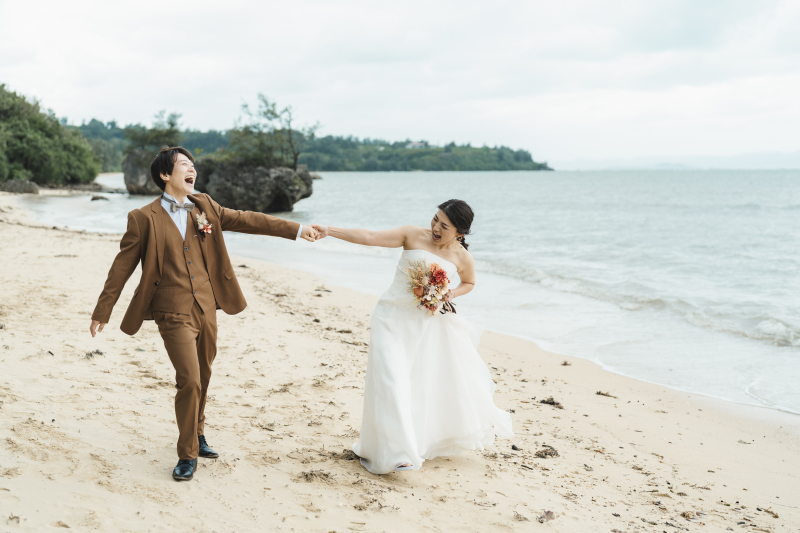 季節ごとに表情を変える石垣島の海とウェディングフォト