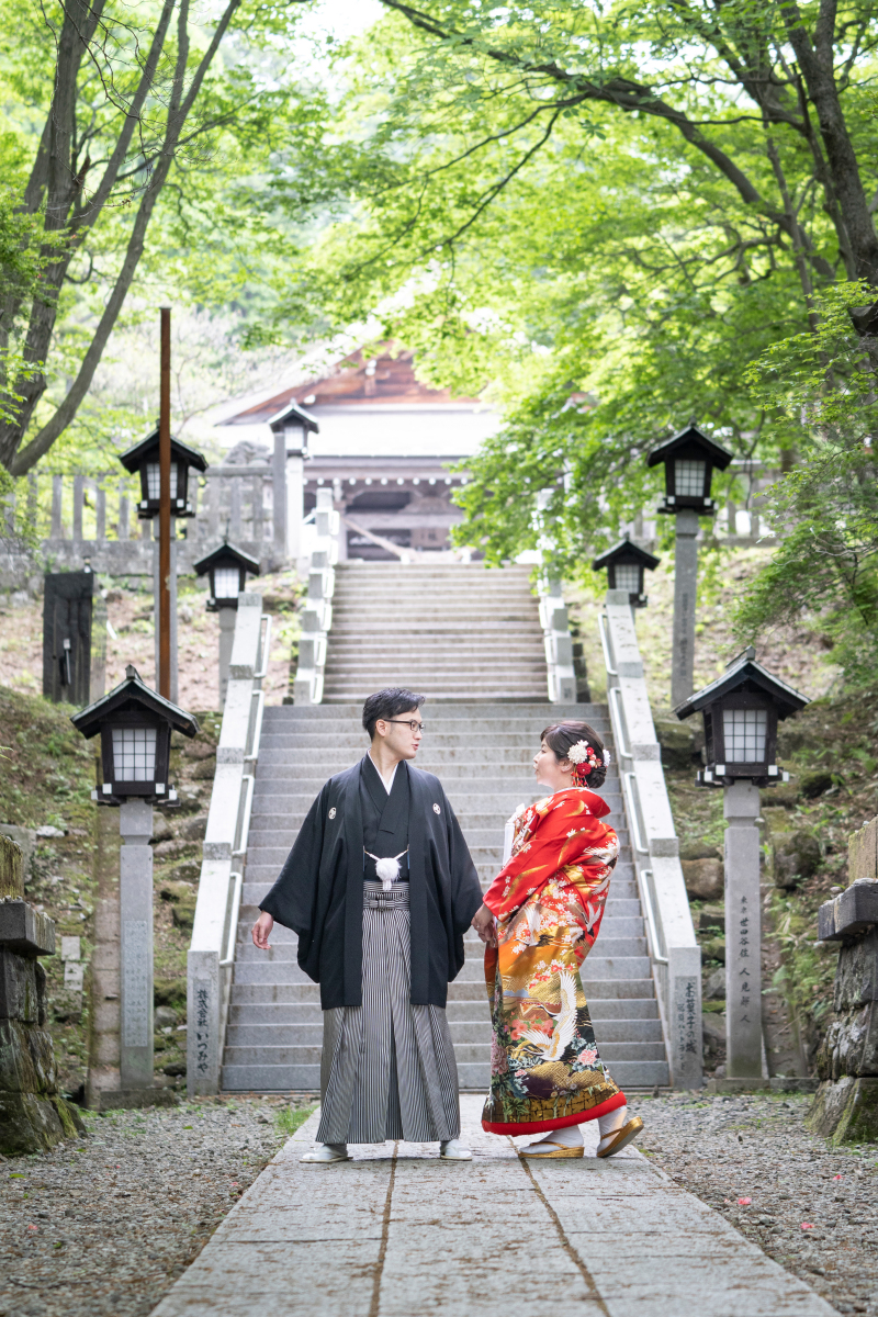 新緑に包まれて”神社ロケ”