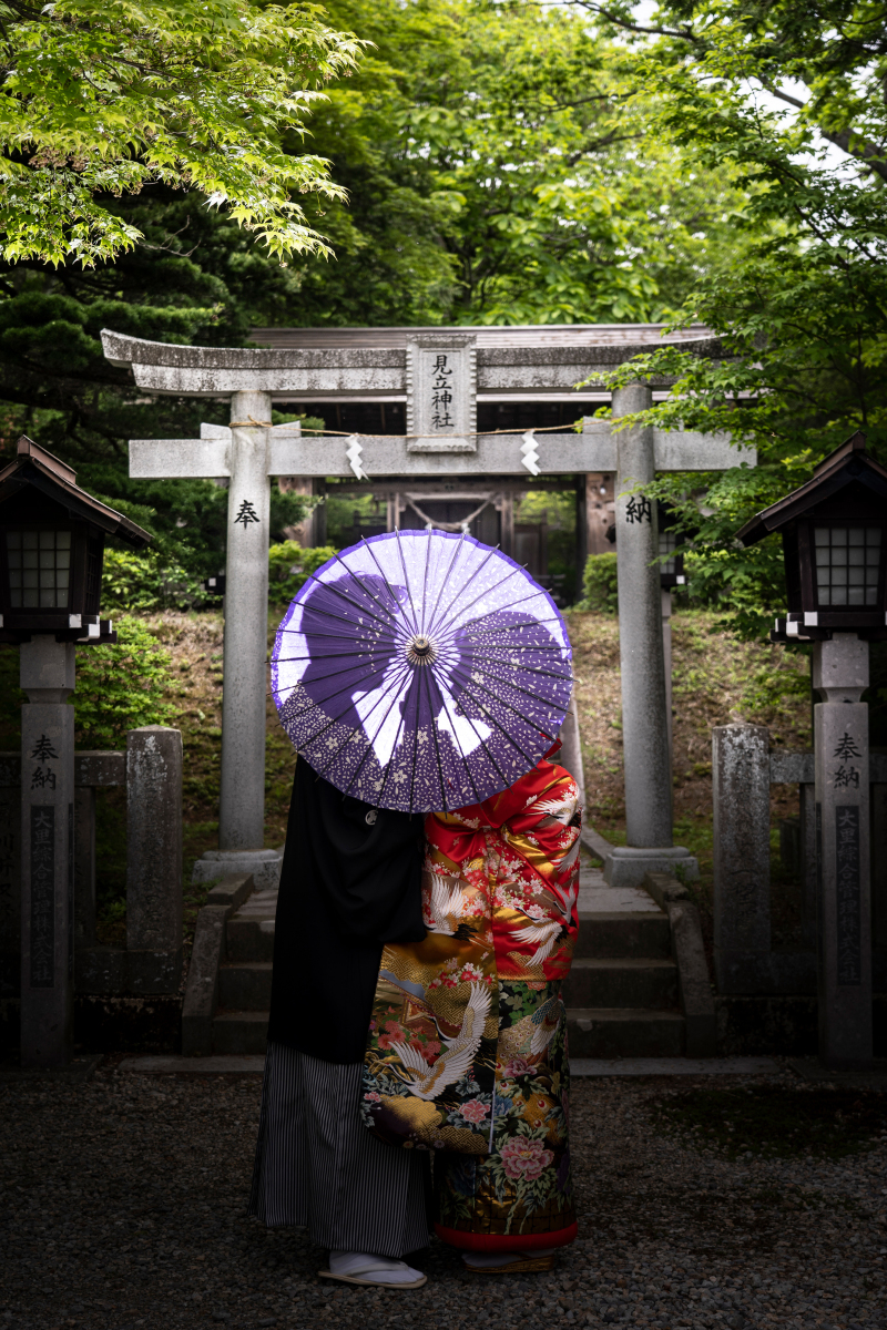 新緑に包まれて”神社ロケ”