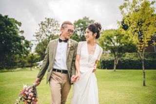 自然豊かなロケーションで春のお花と一緒に