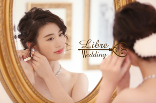 鏡の前の花嫁様