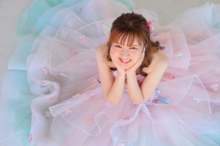 ドレスを広げたプリンセスのような一枚を♡
